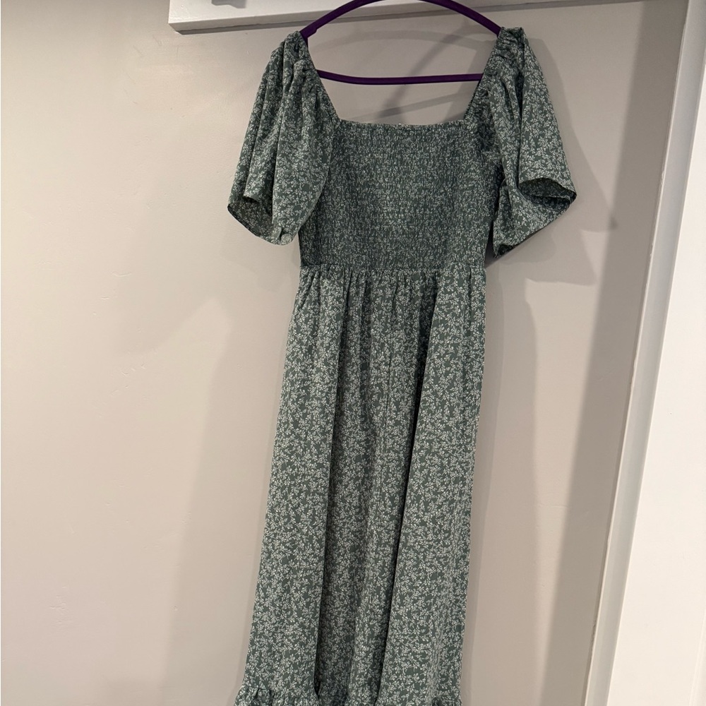 Chic Green Floral Midi Dress